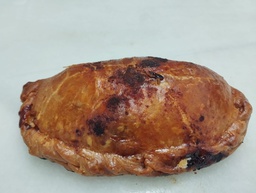 Empanada de Bacalao con Pasas